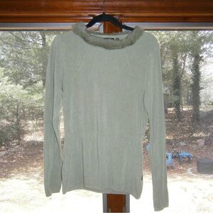 Green Long Sleeve Sweater with Fur Collar